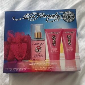 Ed Hardy bath and body set